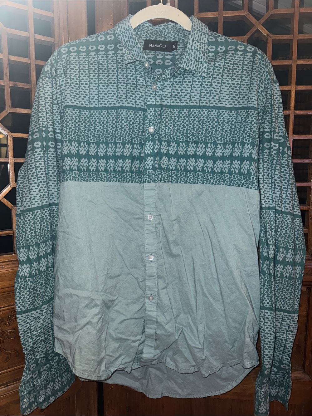 Manaola Hawaii Two-Tone "Ako'ako'a" Patterned Button-Down Men's Shirt